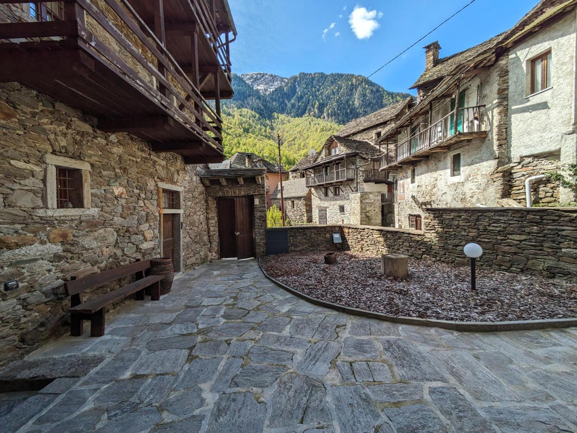 Dimora Storica Casa Vanni Villadossola Buitenkant foto